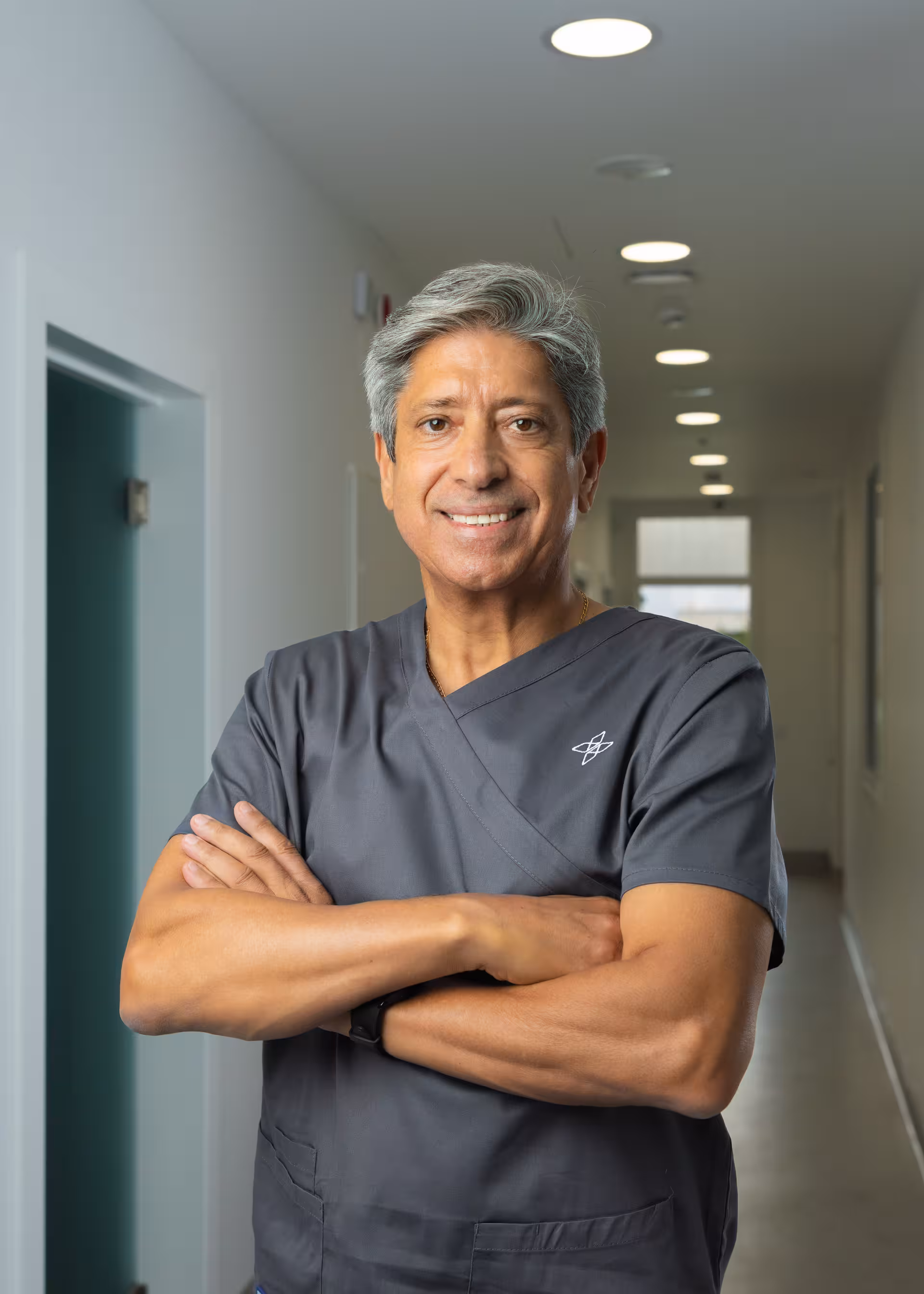 Dr. Gil Caroto
